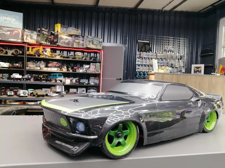 HPI RS4 Sport 3 Ford Mustang 1969 — вид спереди слева