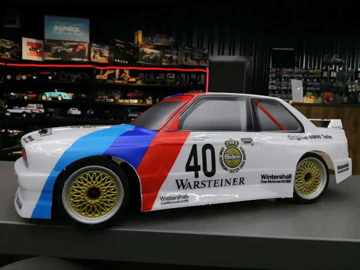 HPI RS4 Sport 3 BMW M3 E30 — вид сбоку слева