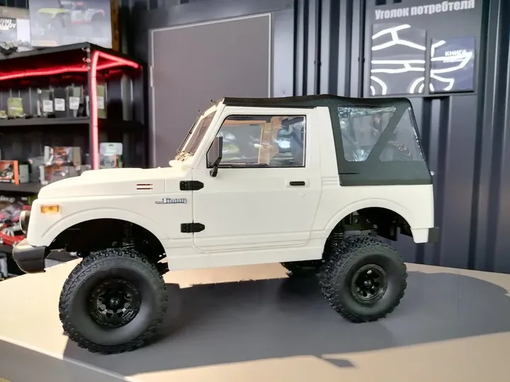 Suzuki Jimny краулер 1:10 — вид сбоку, мягкий верх
