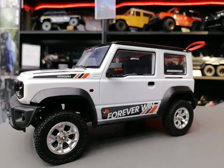 Suzuki Jimny 74 краулер 1:16 — вид спереди сбоку