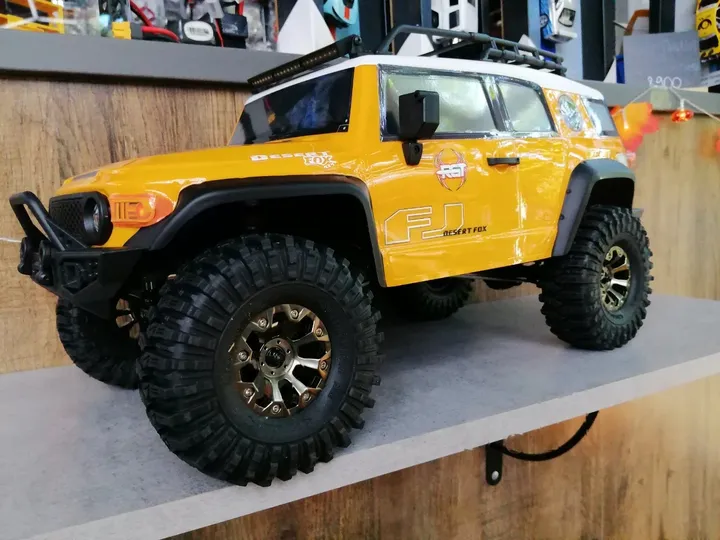 FJ Cruiser трофи 1:10 — вид спереди сбоку