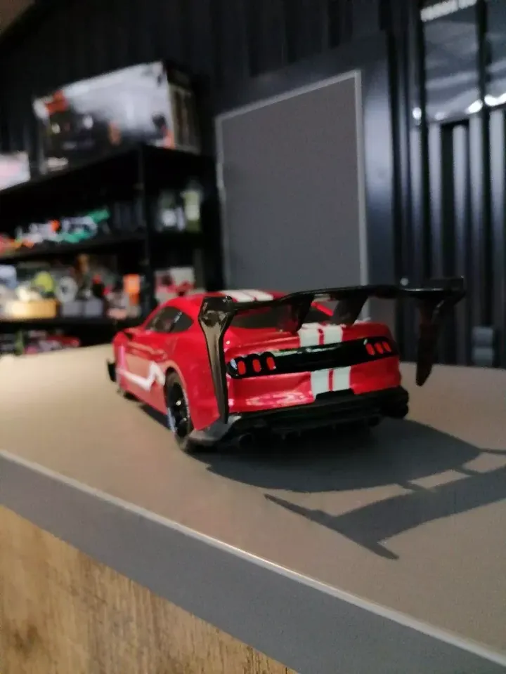 Ford Mustang дрифт 1:14 — вид сзади с антикрылом