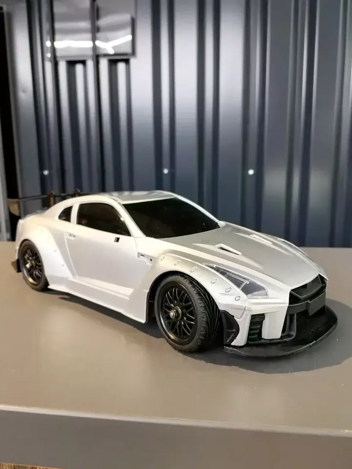 Nissan GT-R R35 дрифт 1:14 — вид спереди сбоку