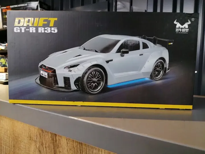 Nissan GT-R R35 дрифт 1:14 — коробка с изображением