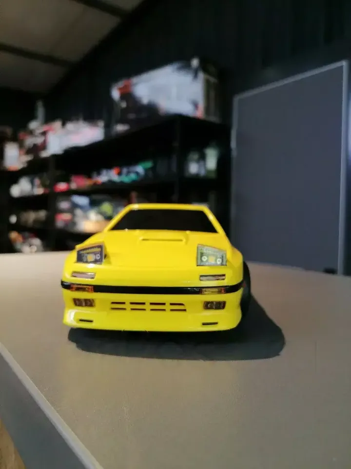 Toyota Supra жёлтая дрифт 1:14 — вид спереди
