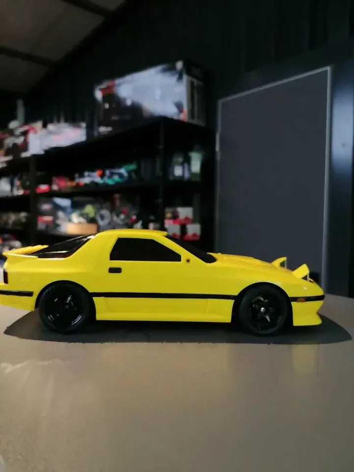 Toyota Supra жёлтая дрифт 1:14 — вид сбоку