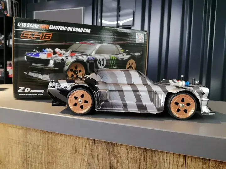 ZD Racing EX 16-01 шоссейная 1:16 — вид спереди с коробкой