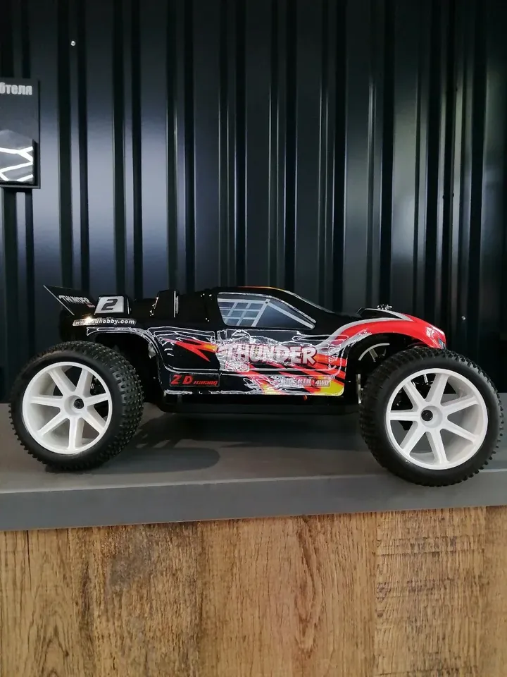 ZD Racing ZTX10 трагги 1:10 — вид сзади сбоку