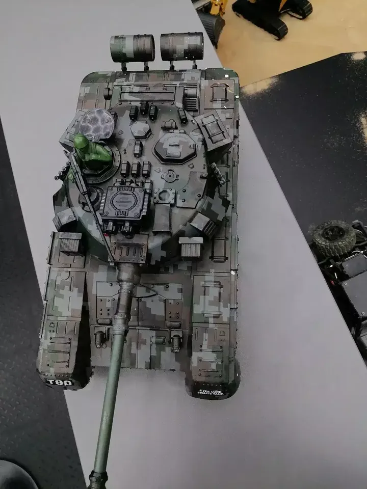 Танк Т-90 «Владимир» 1:18 — вид сверху