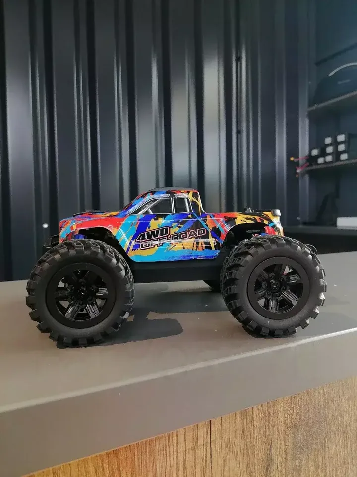 MJX Hyper Go 20208 монстр-трак 1:20 — вид спереди