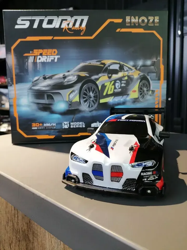 Enoze 8801 BMW дрифт 1:24 — вид спереди, с коробкой