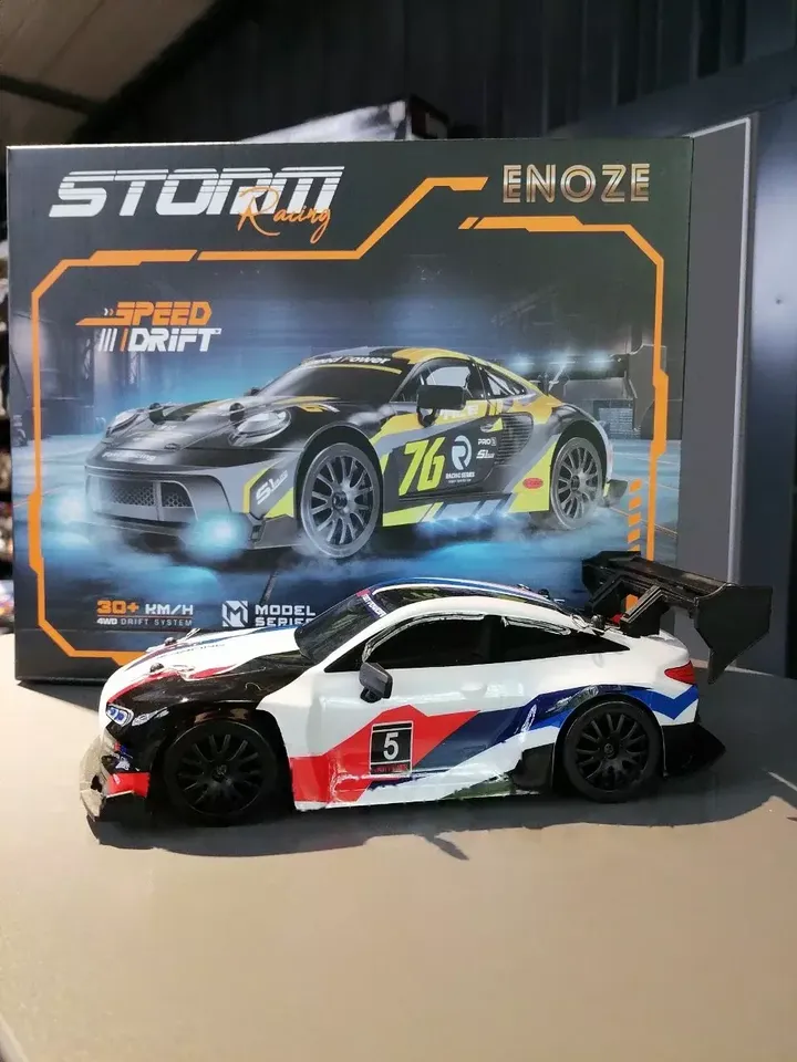 Enoze 8801 BMW дрифт 1:24 — вид сбоку, с коробкой