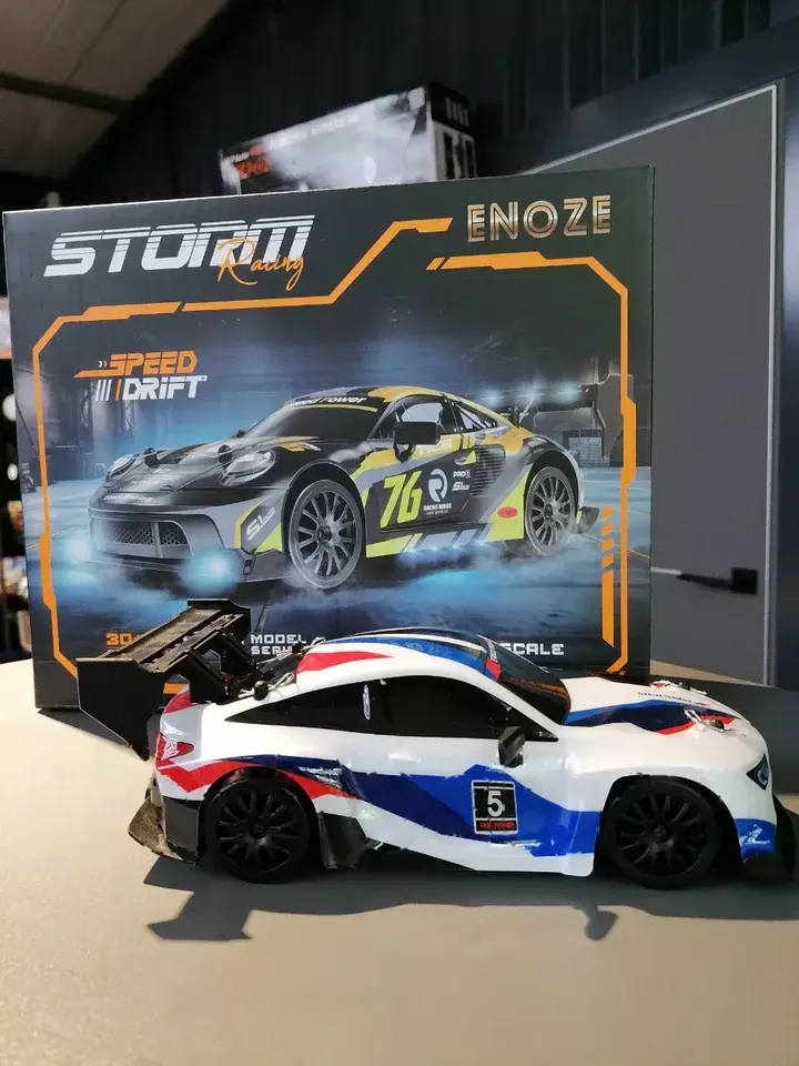 Enoze 8801 BMW дрифт 1:24 — другой бок, с коробкой