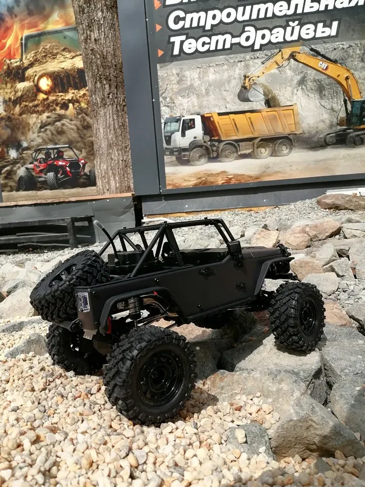 MJX Hyper Go H12Y 1:12 — на гравии сзади сбоку
