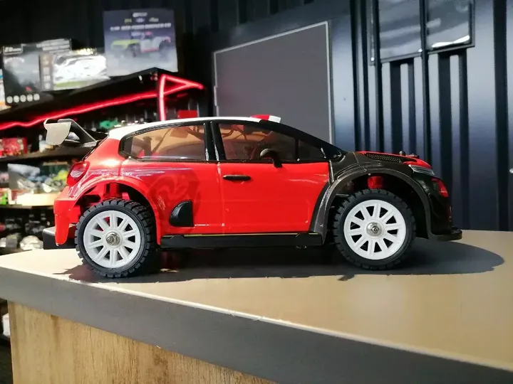MJX 14303 Citroen C3 дрифт 1:14 — вид сбоку на прилавке