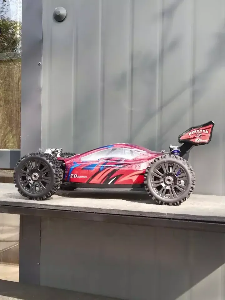 ZD Racing BX-E8 багги 1:8 — вид сбоку