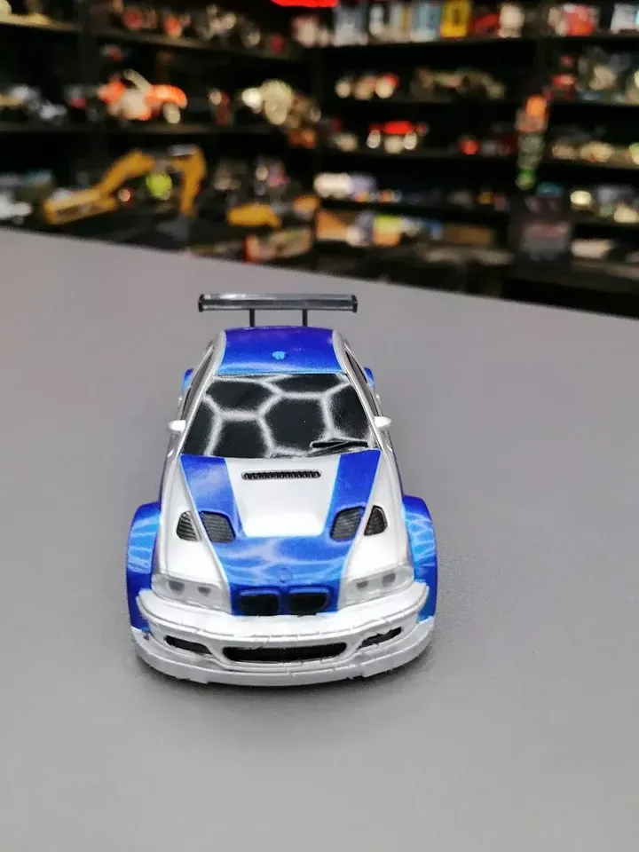 BMW M3 GTR 1:43 — вид спереди сверху