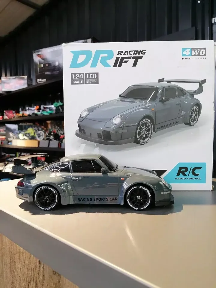 Porsche дрифт 1:24 — модель и коробка