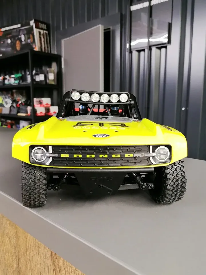 Ford Bronco шорт-корс 1:18 — вид спереди