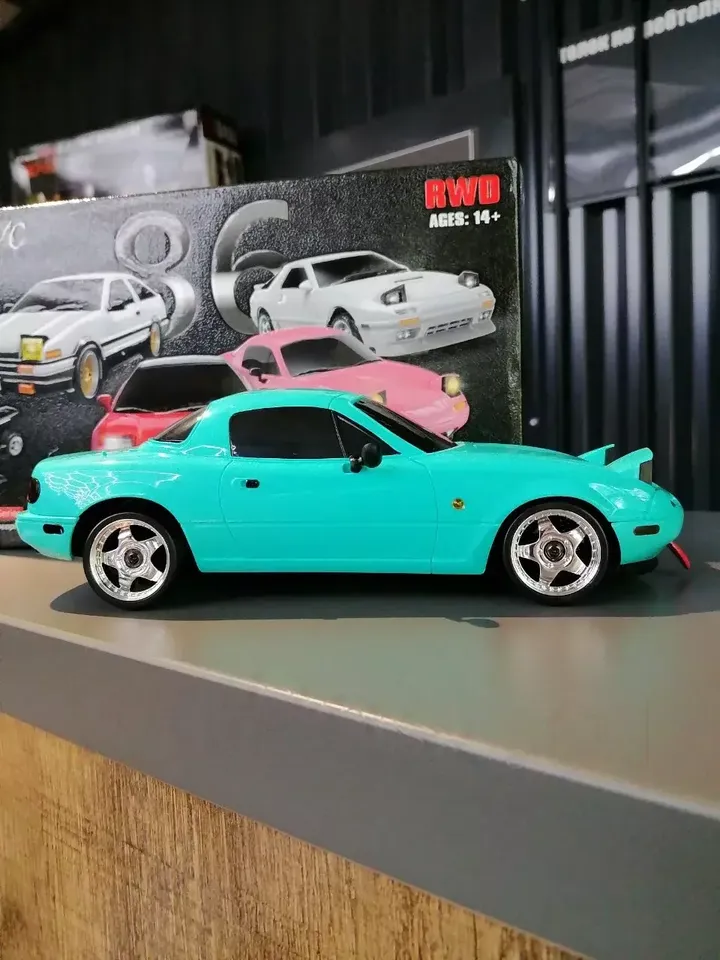 Mazda MX-5 дрифт с гироскопом 1:18 — вид сбоку