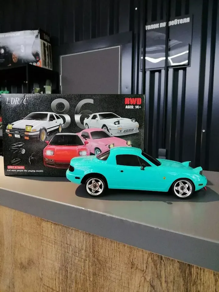 Mazda MX-5 дрифт с гироскопом 1:18 — модель и коробка